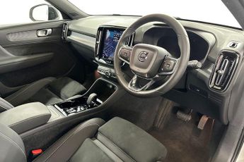 VOLVO XC40  2.0 B3P Plus Dark 5dr Auto Estate