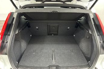 VOLVO XC40  2.0 B3P Plus Dark 5dr Auto Estate