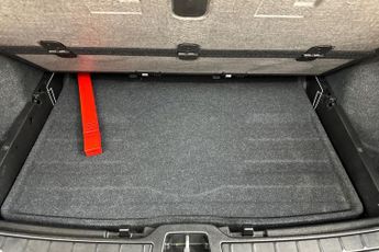 VOLVO XC40  2.0 B3P Plus Dark 5dr Auto Estate