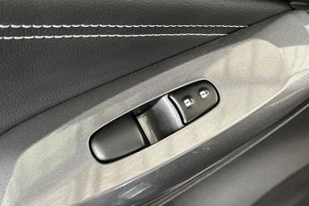 NISSAN JUKE  1.6 Hybrid N-Connecta 5dr Auto Hatchback