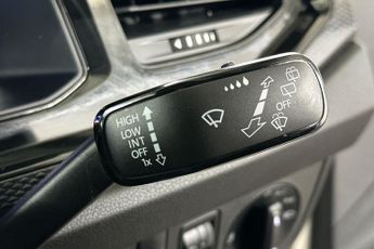 VOLKSWAGEN POLO  1.0 TSI Life 5dr DSG Hatchback