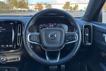 VOLVO XC40  2.0 B4P R DESIGN 5dr Auto Estate
