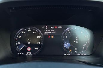 VOLVO XC40  2.0 B4P R DESIGN 5dr Auto Estate