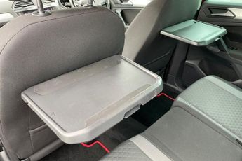 VOLKSWAGEN TIGUAN  2.0 TDi 150 SE Nav 5dr DSG Estate