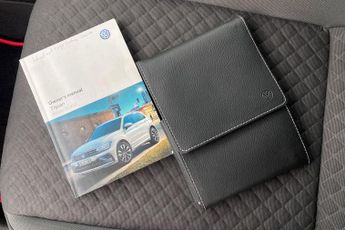 VOLKSWAGEN TIGUAN  2.0 TDi 150 SE Nav 5dr DSG Estate