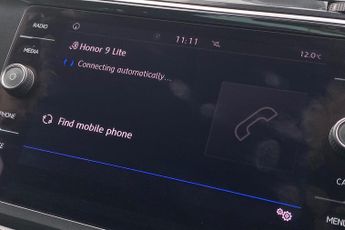 VOLKSWAGEN TIGUAN  2.0 TDi 150 SE Nav 5dr DSG Estate