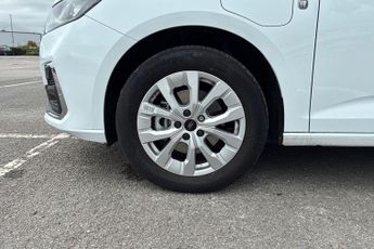 FORD TRANSIT CONNECT  Limited Van LWB 250 L2 1.5L EcoBoost 150PS PHEV FWD 6 Speed Aut