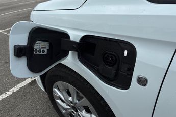 FORD TRANSIT CONNECT  Limited Van LWB 250 L2 1.5L EcoBoost 150PS PHEV FWD 6 Speed Aut