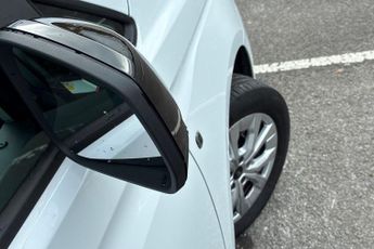 FORD TRANSIT CONNECT  Limited Van LWB 250 L2 1.5L EcoBoost 150PS PHEV FWD 6 Speed Aut