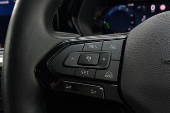 FORD TRANSIT CONNECT  Limited Van LWB 250 L2 1.5L EcoBoost 150PS PHEV FWD 6 Speed Aut