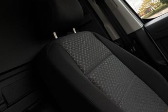 FORD TRANSIT CONNECT  Limited Van LWB 250 L2 1.5L EcoBoost 150PS PHEV FWD 6 Speed Aut