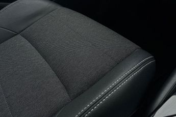 TOYOTA COROLLA  1.8 VVT-i Hybrid Design 5dr CVT Estate