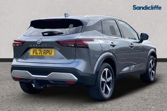 NISSAN QASHQAI  1.3 DiG-T MH 158 Premiere Edition 5dr Xtronic Hatchback