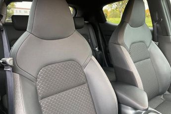 NISSAN JUKE  1.6 Hybrid N-Connecta 5dr Auto Hatchback