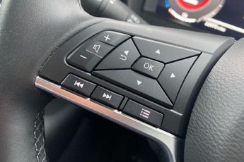 NISSAN JUKE  1.6 Hybrid N-Connecta 5dr Auto Hatchback