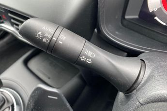 NISSAN JUKE  1.0 DiG-T N-Connecta 5dr DCT Hatchback