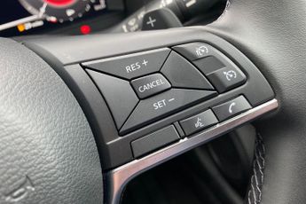 NISSAN JUKE  1.0 DiG-T N-Connecta 5dr DCT Hatchback