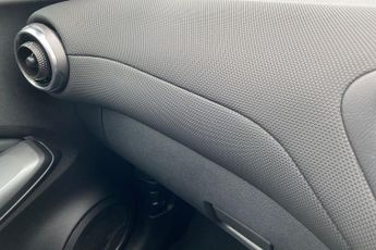 NISSAN JUKE  1.0 DiG-T N-Connecta 5dr DCT Hatchback