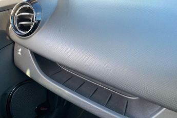 RENAULT CLIO  1.5 dCi 90 Dynamique S Medianav 5Dr EDC Hatchback