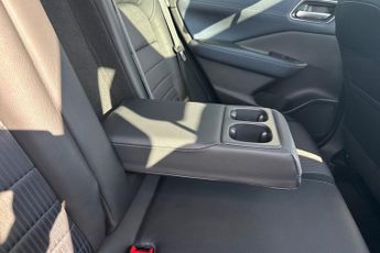 NISSAN QASHQAI  1.3 DiG-T MH 158 Tekna 5dr Xtronic Hatchback