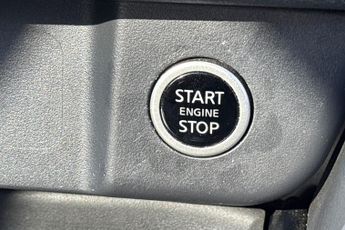 NISSAN QASHQAI  1.3 DiG-T MH 158 Tekna 5dr Xtronic Hatchback