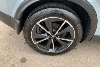 NISSAN QASHQAI  1.3 DiG-T MH 158 Tekna 5dr Xtronic Hatchback