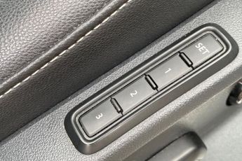 VOLKSWAGEN TIGUAN  2.0 TSi BMT 180 4Motion R Line 5dr DSG Estate