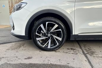 MG MOTOR UK ZS  1.5 Hybrid+ Trophy 5dr Auto Hatchback