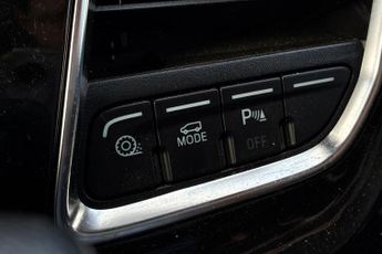 FORD TRANSIT CUSTOM  2.0 TDCi 130ps Low Roof D/Cab Limited Van Auto