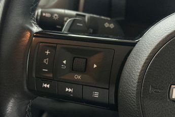 NISSAN QASHQAI  1.3 DiG-T MH 158 N-Connecta 5dr Xtronic Hatchback