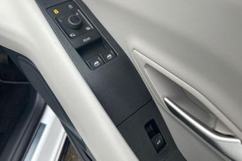 FORD CAPRI  Premium 5 Door 77kWh Extended Range RWD 1 Speed Automatic