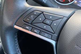 NISSAN QASHQAI  1.3 DiG-T 160 Acenta Premium 5dr DCT Hatchback