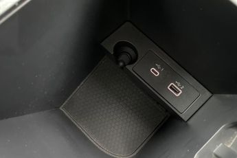 NISSAN QASHQAI  1.3 DiG-T MH 158 Acenta Premium 5dr Xtronic Hatchback