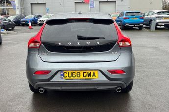 VOLVO V40  D2 [120] Momentum Nav Plus 5dr Geartronic Hatchback