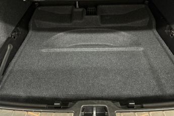 VOLVO XC40  2.0 B4P R DESIGN 5dr Auto Estate