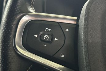 VOLVO XC40  2.0 B4P R DESIGN 5dr Auto Estate