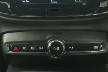 VOLVO XC40  2.0 B4P R DESIGN 5dr Auto Estate