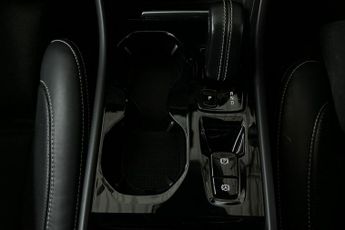 VOLVO XC40  2.0 B4P R DESIGN 5dr Auto Estate