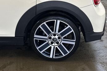 MINI HATCHBACK  1.5 Cooper Exclusive 5dr Auto Hatchback