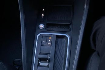 FORD TRANSIT CONNECT  Limited Van LWB 250 L2 1.5L EcoBoost 150PS PHEV FWD 6 Speed Aut