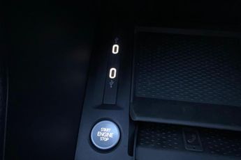 FORD TRANSIT CONNECT  Limited Van LWB 250 L2 1.5L EcoBoost 150PS PHEV FWD 6 Speed Aut