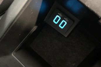 FORD KUGA  2.0 L TDCi Zetec 5dr 6Spd Pshift 150PS