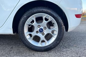 FORD FIESTA  1.4 Zetec 5dr Auto 96PS Sv