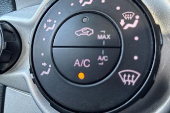 FORD FIESTA  1.4 Zetec 5dr Auto 96PS Sv