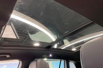 VOLKSWAGEN TIGUAN  2.0 TDi 150 4Motion R Line 5dr DSG Estate