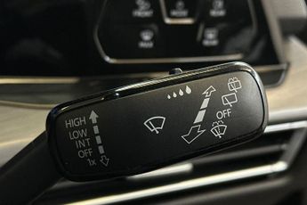 VOLKSWAGEN GOLF  1.5 eTSI 150 Style 5dr DSG Hatchback