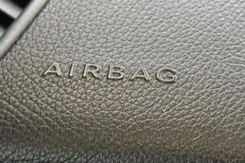 MERCEDES-BENZ C CLASS  C200 AMG Line 4dr 9G-Tronic Saloon