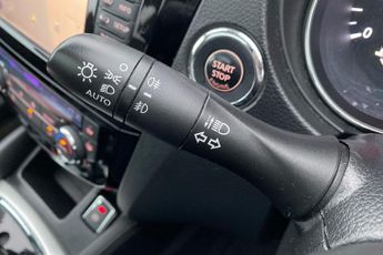 NISSAN QASHQAI  1.6 dCi Tekna 5dr Xtronic Hatchback