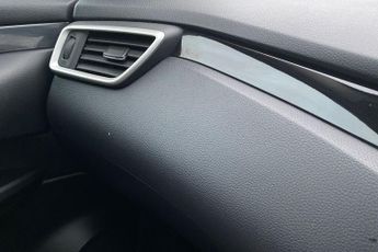 NISSAN QASHQAI  1.6 dCi Tekna 5dr Xtronic Hatchback
