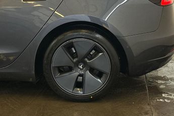 TESLA MODEL 3  RWD 4dr Auto [Textile + Vegan Leather] Saloon